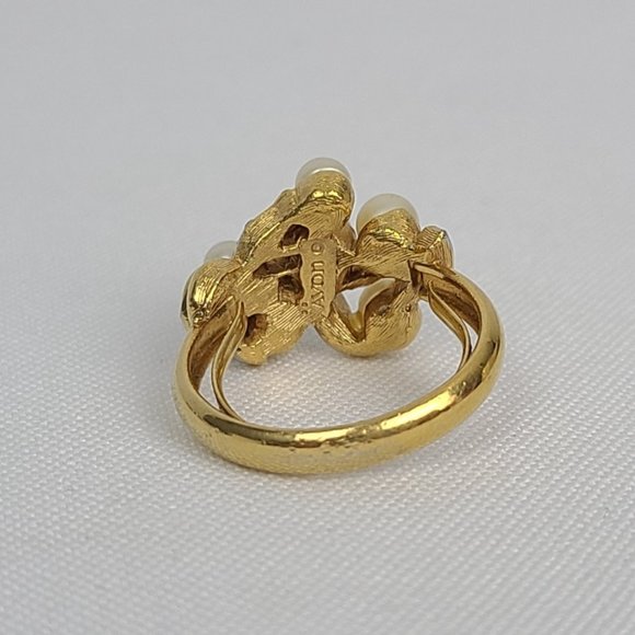 Vintage Avon Ring Gold Tone Faux Pearl - Picture 4 of 9